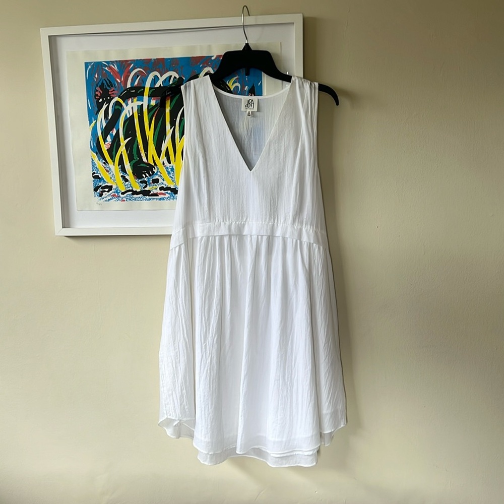 dRA white dress